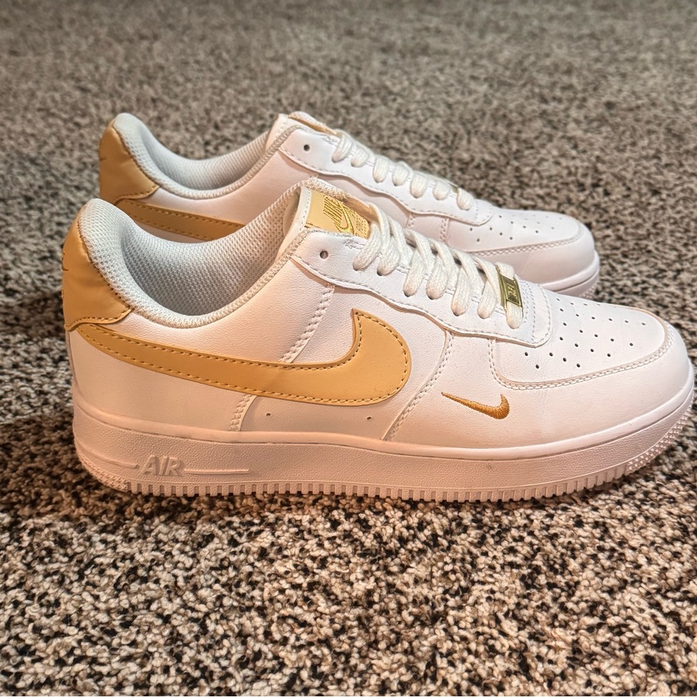 Nike White and Gold Sneakers Classic Design